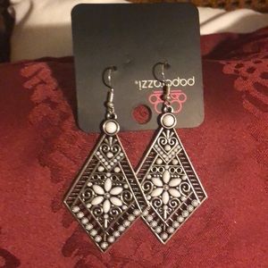 A pair of super cute dangled earrings